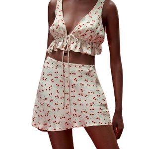 🍒 ZARA Satin Effect Cherry Print Mini Skirt 🍒